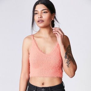 NWOT fuzzy peach crop top! 👛🍑